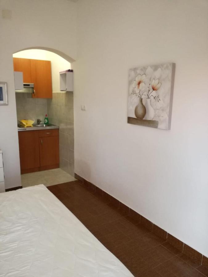 Apartmani Mladina Jelsa  Ngoại thất bức ảnh